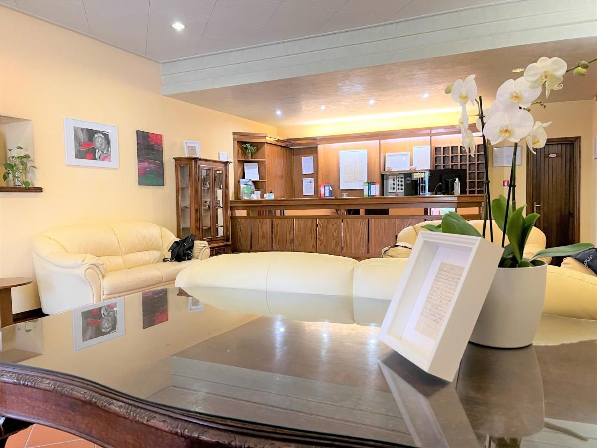 Hotel La Torretta 阿西西 外观 照片